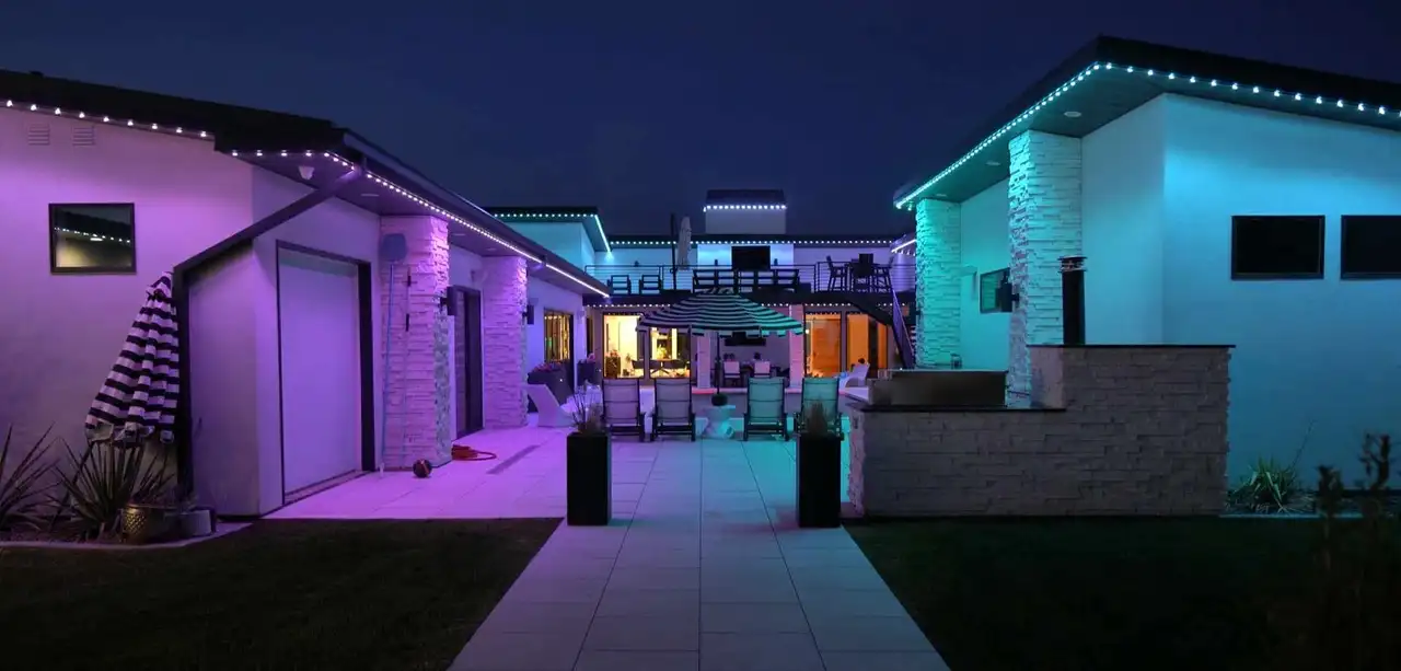 Bosso Smart Lighting permanent roofline lighting showing purple and teal color zones